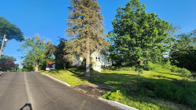 14 Highland Ave, Augusta, ME 04330 - view of asphalt street featuring curbs
