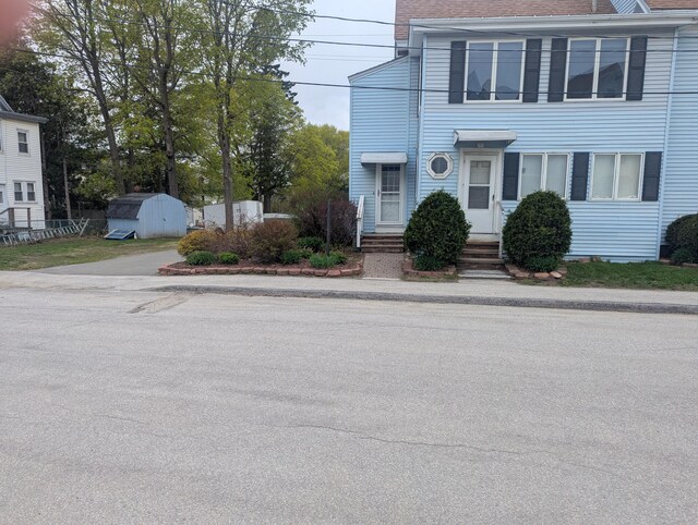 35 Brimmer St, Brewer, ME 04412 - view of front of house with entry steps