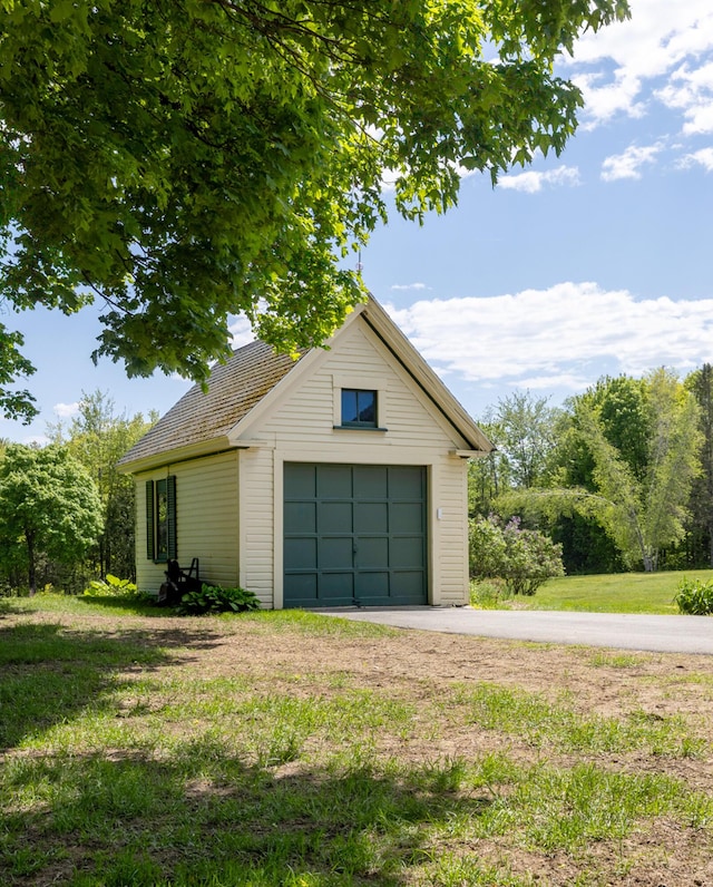 34 Mcphetres Rd, Sangerville, ME 04479 - detached garage with driveway