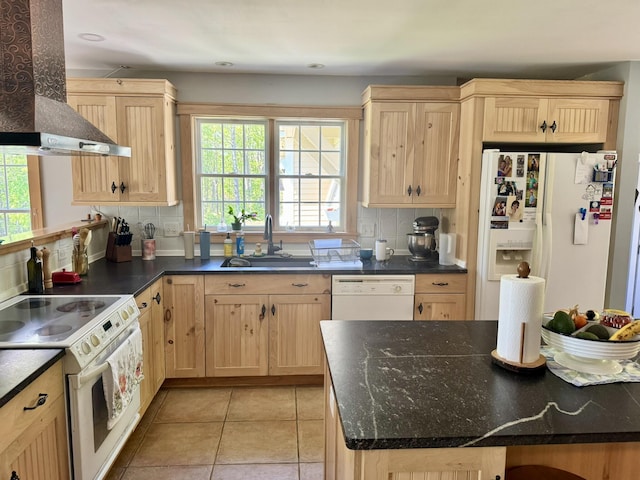7 Ponderosa Ln, Biddeford, ME 04005 - kitchen with white appliances and light brown cabinets