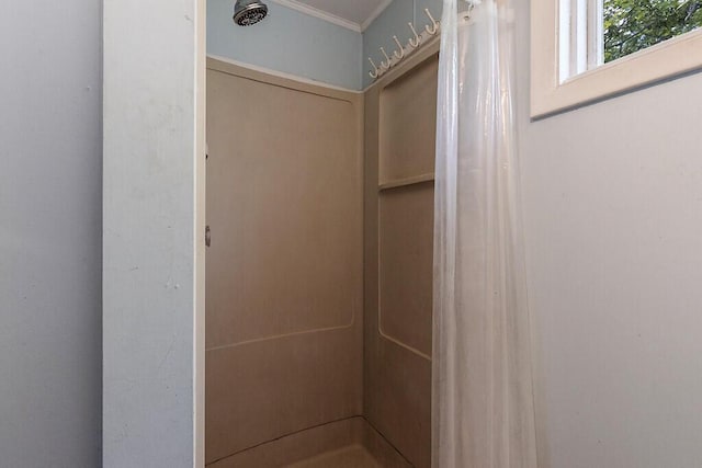 95 Riverview Dr, Gardiner, ME 04345 - bathroom featuring curtained shower and ornamental molding