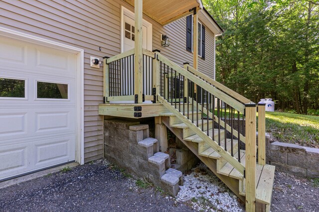 186 Yarmouth Rd, Gray, ME 04039 - entrance to property featuring a garage