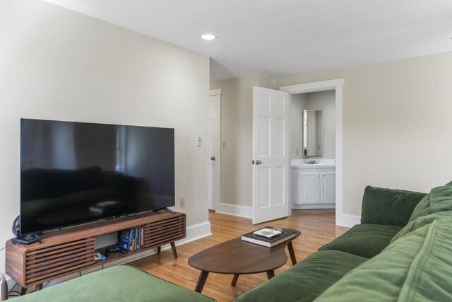 41 Hendricks Hill Rd, Southport, ME 04576