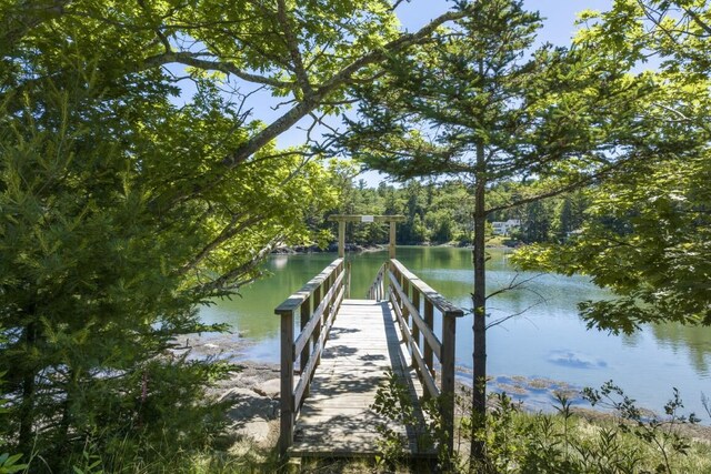 41 Hendricks Hill Rd, Southport, ME 04576