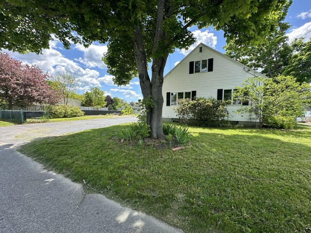 52 Rideout Ave, Lewiston, ME 04240 - view of front of house