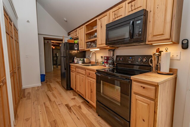31 Corinth Rd, Garland, ME 04939