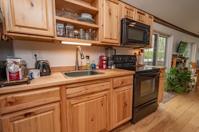 31 Corinth Rd, Garland, ME 04939