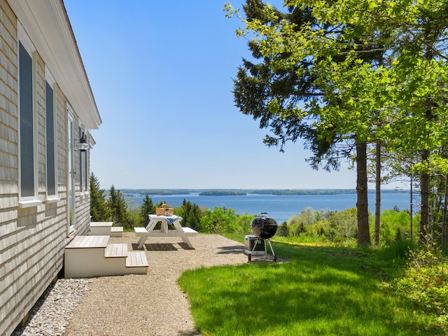286 Atlantic Hwy, Northport, ME 04849 - view of yard with a water view