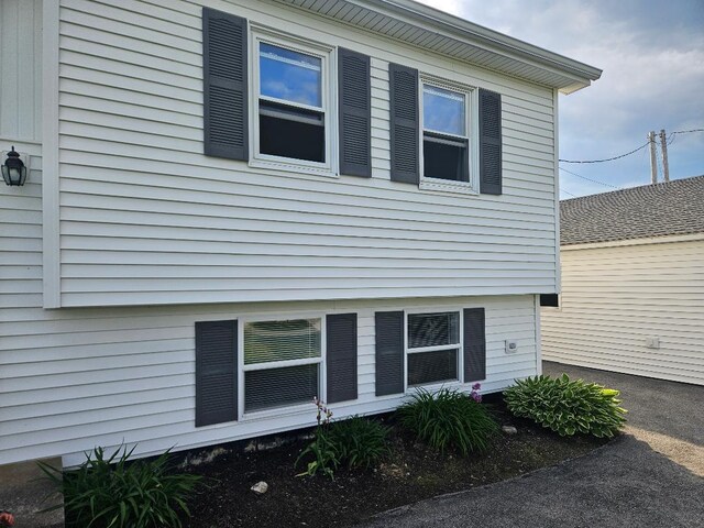 262 Golf Course Rd, Newport, ME 04953 - view of side of home
