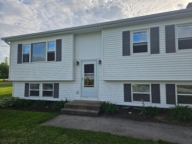 262 Golf Course Rd, Newport, ME 04953 - view of split foyer home