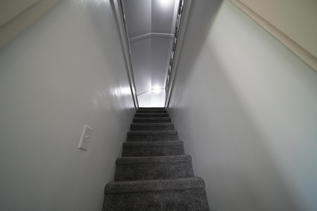 6 Pleasant Ct, Houlton, ME 04730 - view of stairs