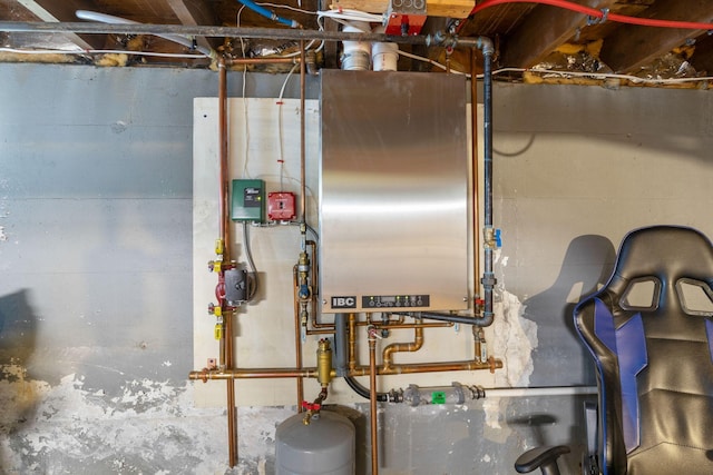 1 Fair St, Lewiston, ME 04240 - utilities featuring water heater