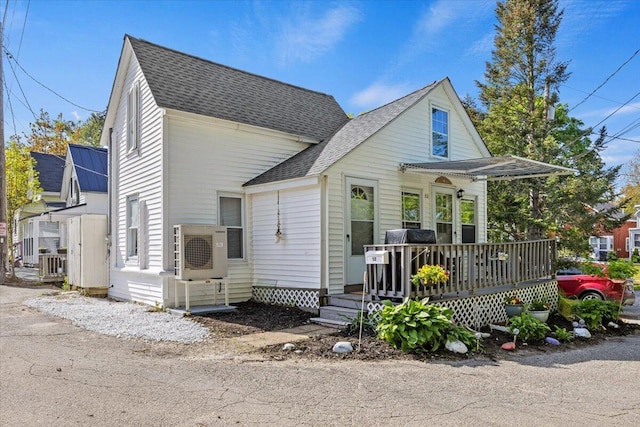 52 11th St, Old Orchard Beach, ME 04064