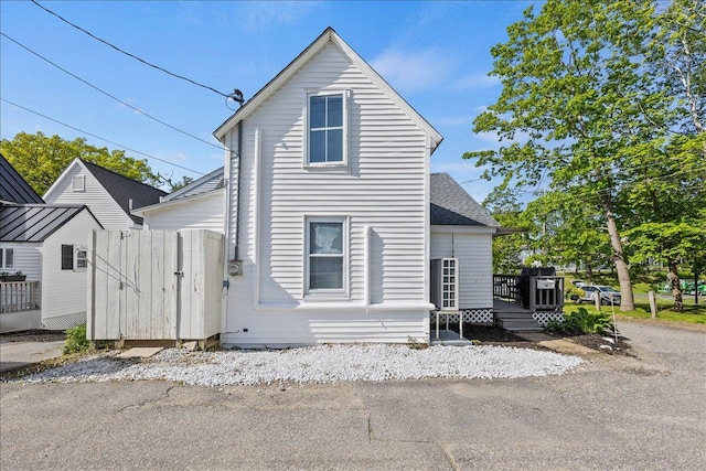 52 11th St, Old Orchard Beach, ME 04064