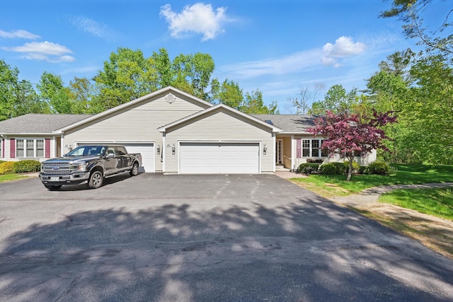 40 Camden Ct Unit 40, Bangor, ME 04401 - ranch-style home featuring a garage and driveway