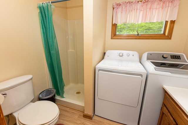 3 Lakeview Ln S, Standish, ME 04084 - laundry area featuring washing machine and clothes dryer and light wood-style floors