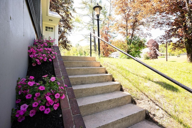 74 Hebron Rd, Paris, ME 04281 - view of staircase