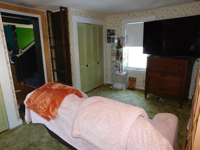 56 Allen St, Bangor, ME 04401 - bedroom with wallpapered walls and a closet