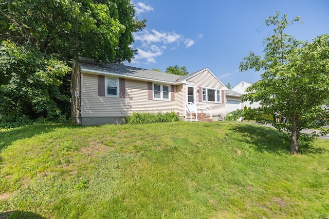 4 Scribner Cir, Lewiston, ME 04240 - ranch-style home featuring entry steps and a front lawn