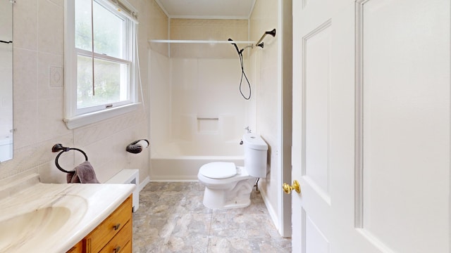 3 Grove St, Howland, ME 04448