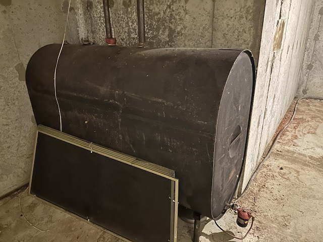3 Harding Way, Kennebunk, ME 04043 - basement view of oil tank