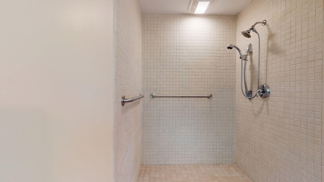 40 Acorn Ridge Rd, Freeport, ME 04032 - bathroom with a tile shower