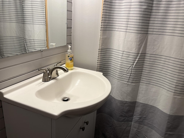6 High St, Waterville, ME 04901 - bathroom with vanity and a shower with shower curtain