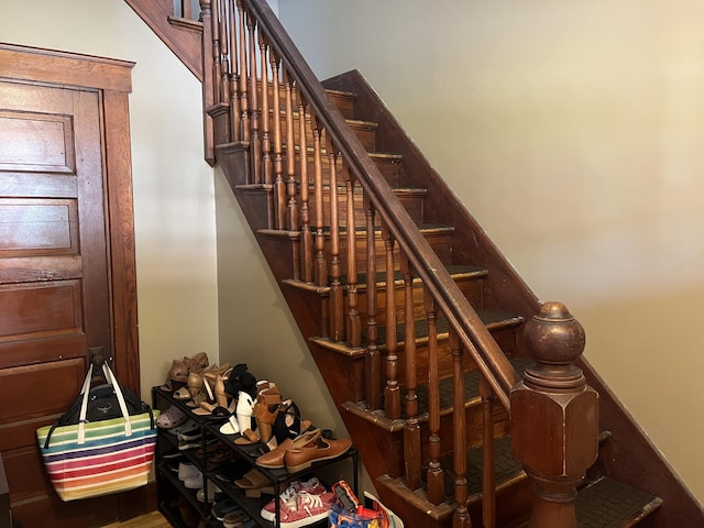 6 High St, Waterville, ME 04901 - view of staircase