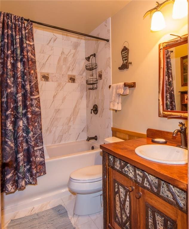 81 Bryers Cir, Boothbay, ME 04537 - full bath with vanity and shower / tub combo