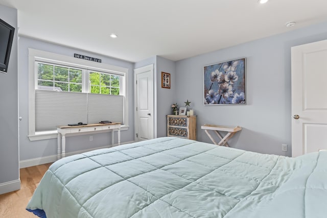 8 Macintosh Ln, Lewiston, ME 04240 - bedroom featuring baseboards, light wood-style flooring, and recessed lighting
