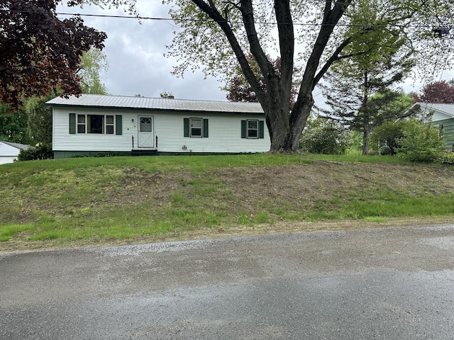 114 Summit Ave, Farmington, ME 04938 - ranch-style house featuring metal roof