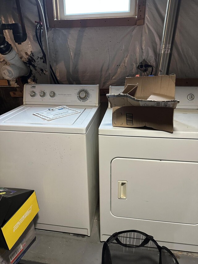 114 Summit Ave, Farmington, ME 04938 - washroom featuring washing machine and dryer