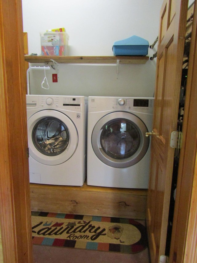 37 Loon Dr, Newport, ME 04953 - laundry room featuring washing machine and clothes dryer