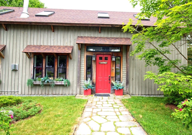 14 Jude Ln, Ellsworth, ME 04605 - entrance to property featuring a yard and a shingled roof