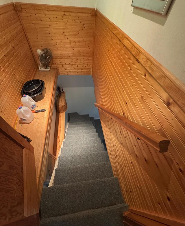 56 Red Gate Ln, Acton, ME 04001