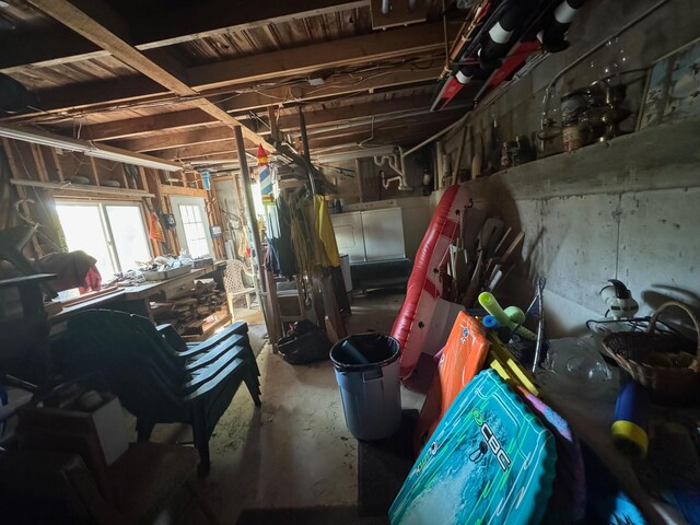 56 Red Gate Ln, Acton, ME 04001