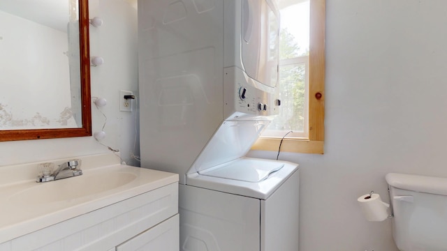 121 Loop Rd, Lincoln, ME 04457 - bathroom featuring vanity and toilet