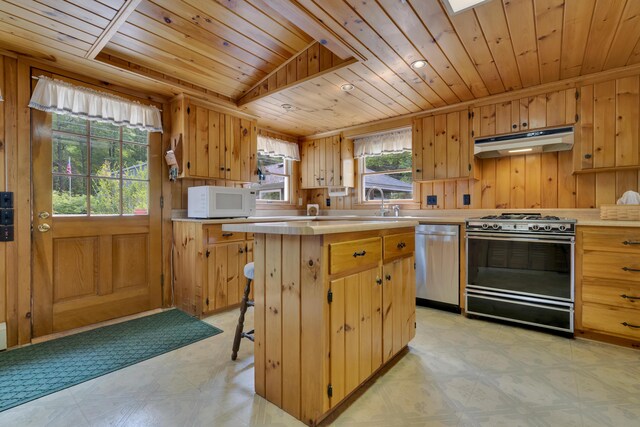 67-68 Spencer Ln, Lebanon, ME 04027