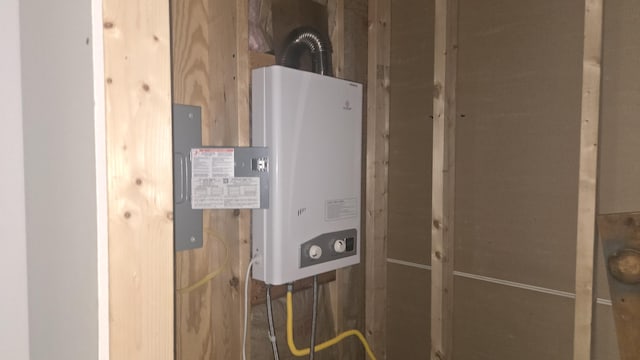 55.4AC Fire Rd, Linneus, ME 04730 - detailed view of tankless water heater