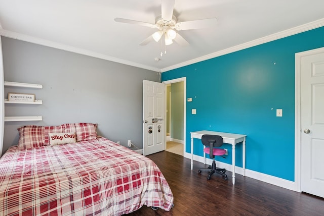 26 Serenity Ln, Topsham, ME 04086 - bedroom featuring wood finished floors, crown molding, baseboards, and a ceiling fan
