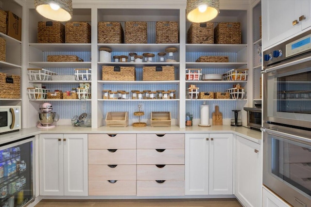 3 Highpointe Cir, Kittery, ME 03904 - storage area with beverage cooler