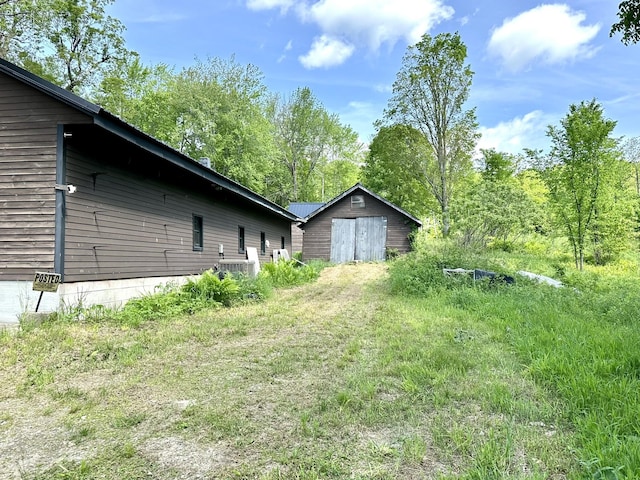 13 Mountain Rd, Newfield, ME 04095 - view of yard featuring an outbuilding