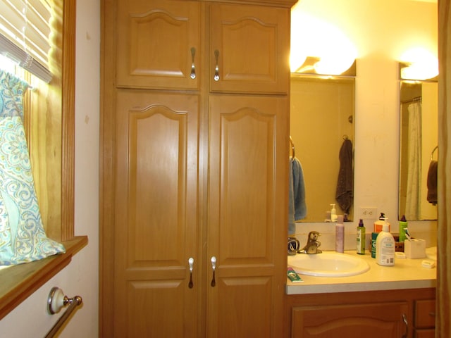 155 Crystal Cv, Waldoboro, ME 04572 - full bath featuring vanity