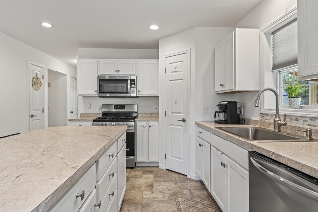 6 Jackson Ln, Kennebunk, ME 04043