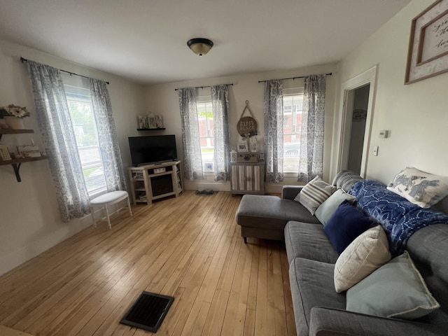 5 Columbia St, Augusta, ME 04330 - living area featuring light wood-style floors