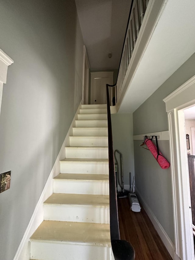 87 N Rd, Matinicus Isle Plt, ME 04851 - stairway featuring wood finished floors and baseboards
