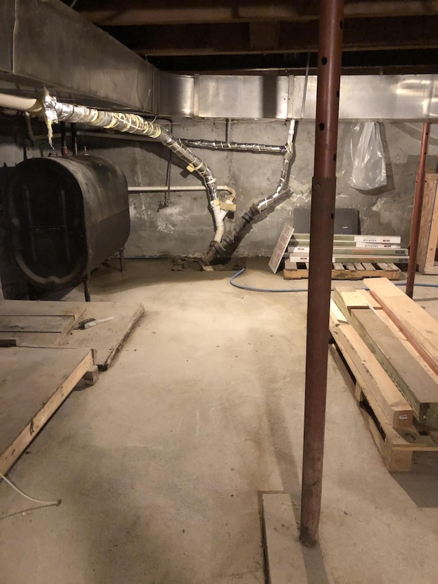194 Larkin St, Bangor, ME 04401 - unfinished below grade area with oil tank