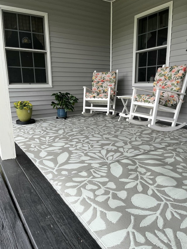 25 Raccoon Rd, Cushing, ME 04563 - view of covered porch