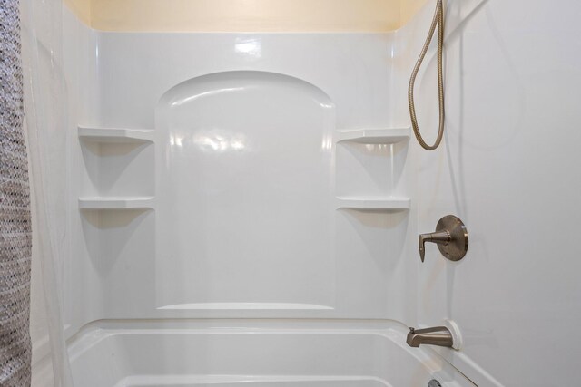 14 Cessna Way, Naples, ME 04055