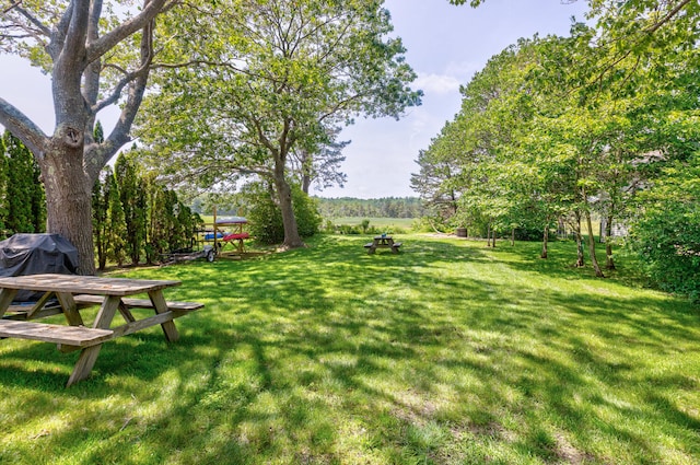 116 Hills Beach Rd, Biddeford, ME 04005 - view of green lawn